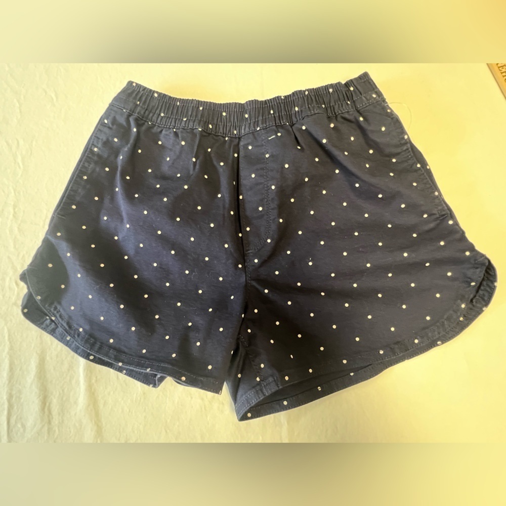 GAP GIRLS NWT NAVY BLUE/WHITE POLKA DOT SHORTS. SMALL. (6-7) looks to run larger